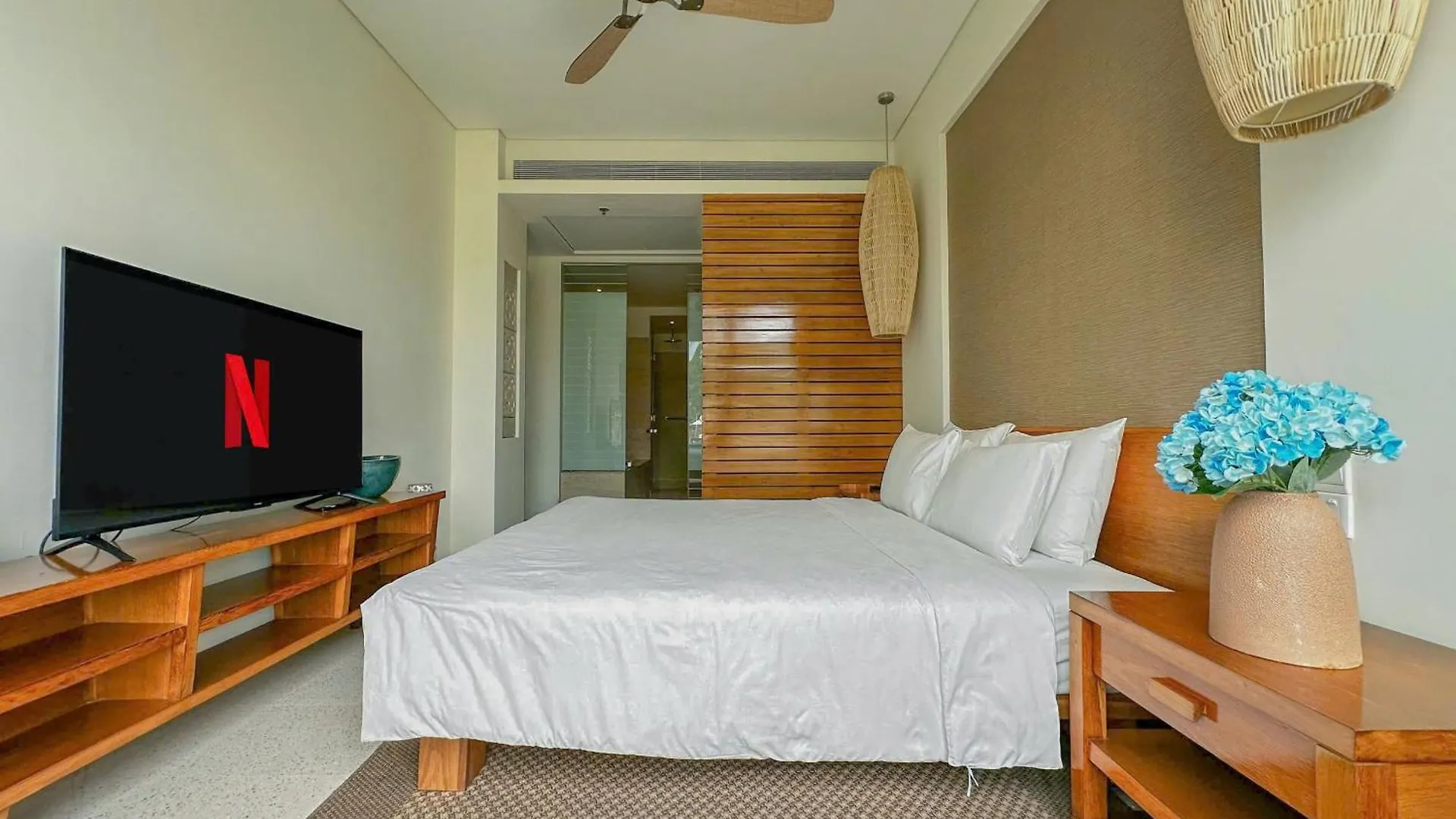 The Collections Beach Front Resort Da Nang Apartment